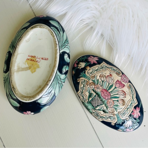 VTG Hand Painted Oval Blue Trinket Box HFP MACAU Sage Green Gilded Pink Flowers - Picture 3 of 13